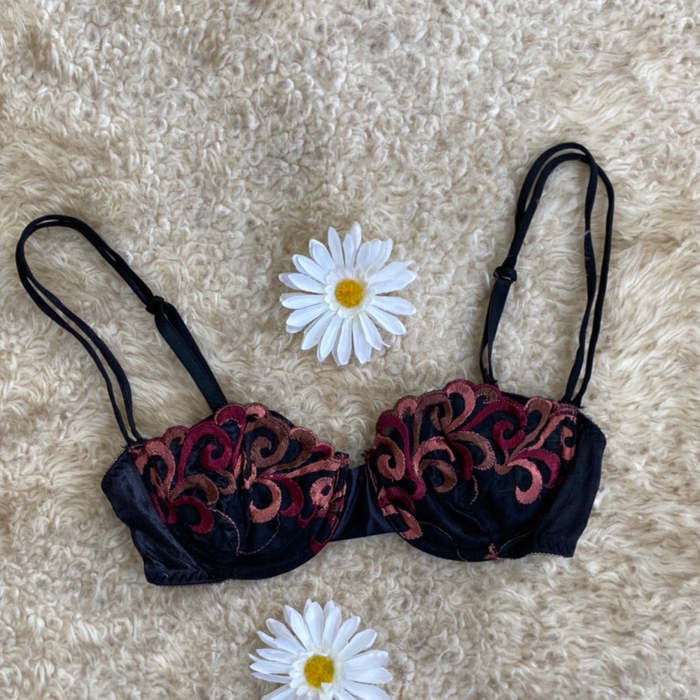 Embroidered Underwire Bralette